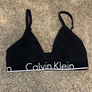 Calvin Klein Women's Carousel Triangle Bralette Black